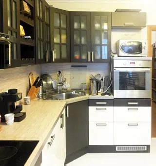 Трехкомнатная квартира 90 кв.м на Комендантском проспекте (Приморский, МО‑69, Юнтолово) продается. Встроенная кухня, плита - электрическая