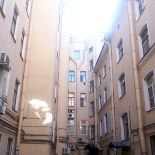 Трехкомнатная квартира 91 кв.м в переулке Гривцова (Адмиралтейский, МО‑2, Сенной) продается. Окна - во двор