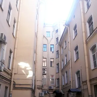 Трехкомнатная квартира 91 кв.м в переулке Гривцова (Адмиралтейский, МО‑2, Сенной) продается. Окна - во двор