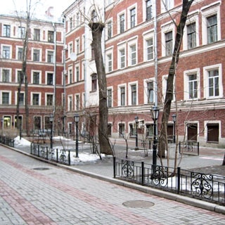 Трехкомнатная квартира 66 кв.м на Невском проспекте (Центральный, МО-79, Литейный) продается. Фасад дома (со двора)