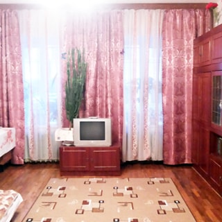 Трехкомнатная квартира 94 кв.м на углу Лермонтовского и Канонерской (Адмиралтейский, МО-1, Коломна) продается. Комната 25.5 кв.м