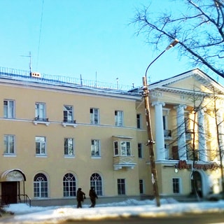 Двухкомнатная квартира 55 кв.м в центре Красного Села (Красносельский, МО-43, Красное Село) продается. Фасад дома