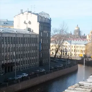 Двухкомнатная квартира 45 кв.м на канале Грибоедова (Адмиралтейский, МО‑3) продается. Вид из окон на канал и Исаакиевский собор