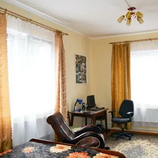 Жилой дом 120 кв.м на участке 15 соток ИЖС в городе Сланцы продается. Полная отделка - заезжай и живи